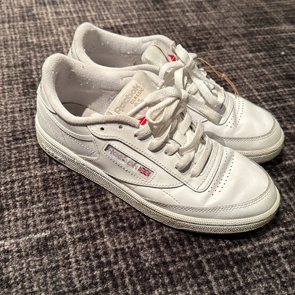 Classic Reebok sneaker 7.5 worn twice - Picture 3 of 5